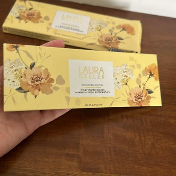Laura Geller Wildflower Wishes Eyeshadow 14 Multi Finish Eyeshadows - Picture 6 of 9